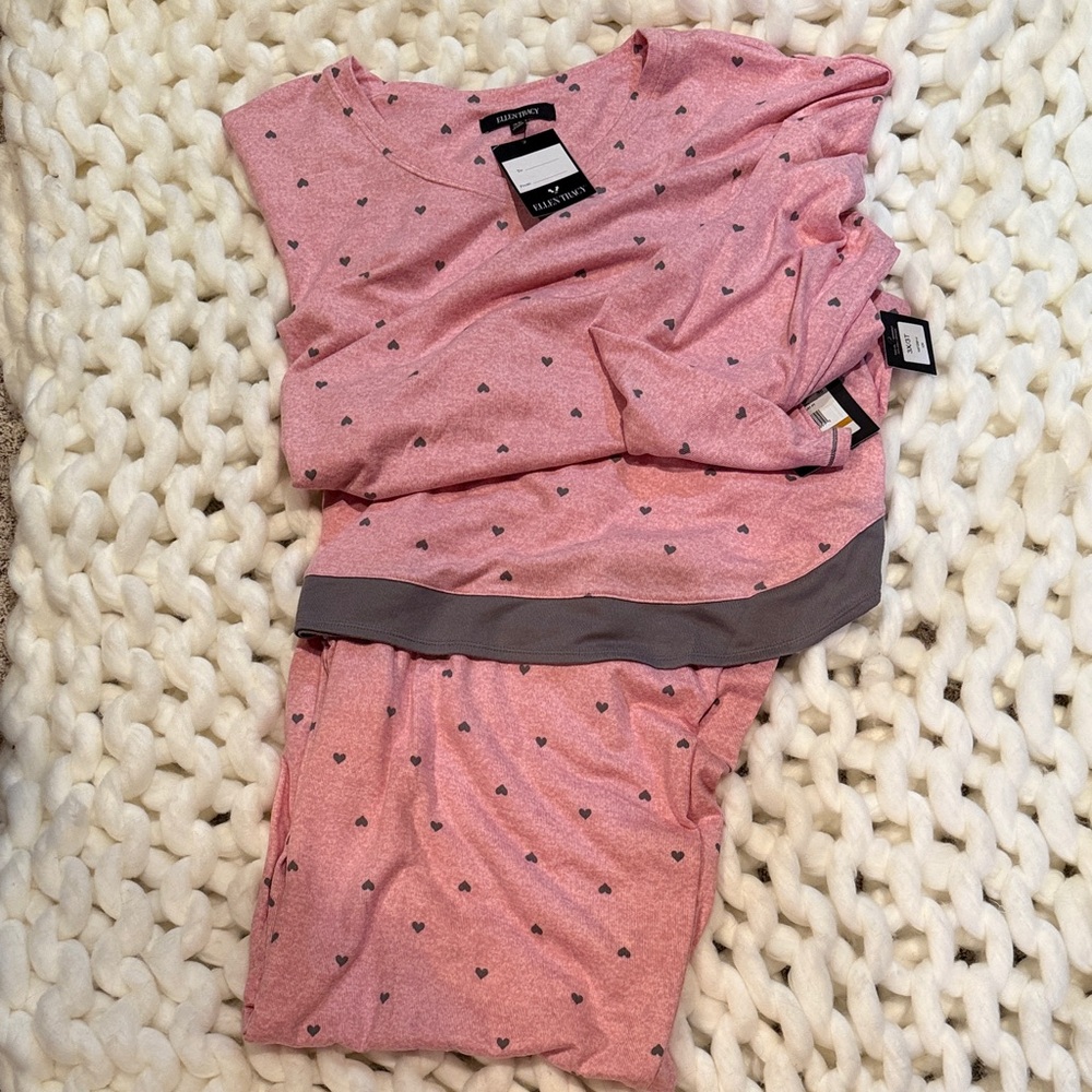 WOW WOW Ellen Tracy Pink Heart Pajama Set NWT What a DEAL